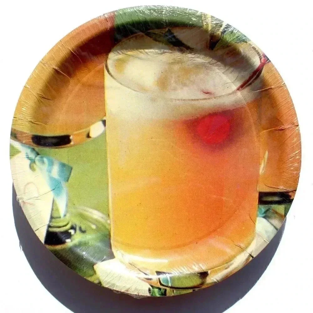 Retro Golden Refresher Cocktail - 8 Pack Vintage Inspired Dinner Paper Plates